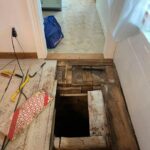 Surprise Sous Le Plancher !